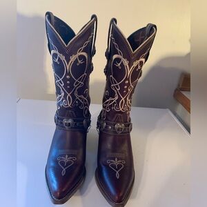 Durango Women's Embroidered Heart Concho Cowboy Boots